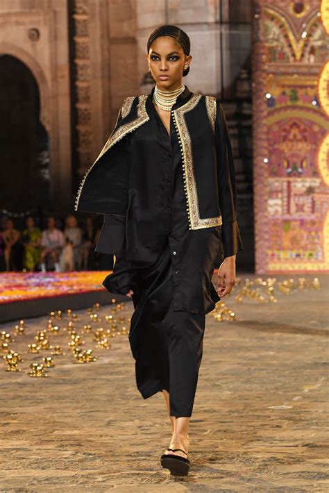 dior fall 2023 show mumbai|christian Dior fashion show.